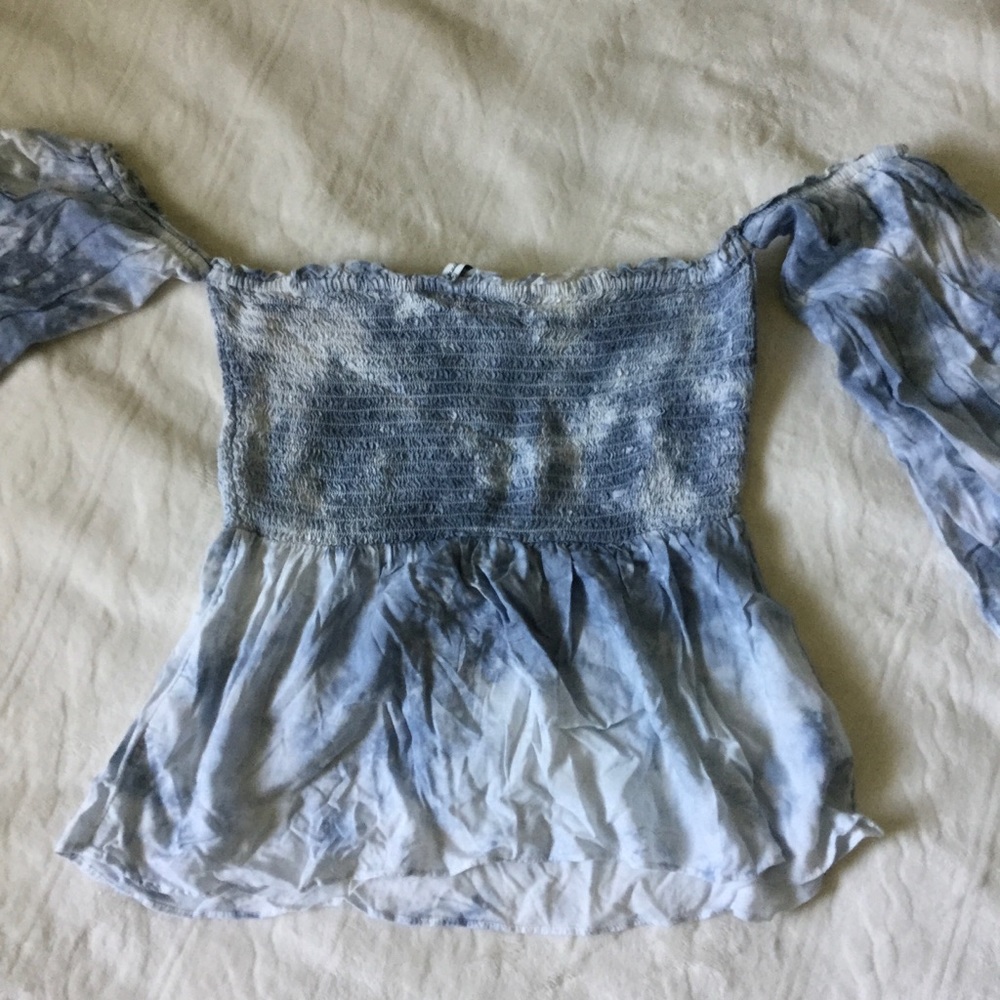 Ribbed & Ruffled Top W/ Sleeves